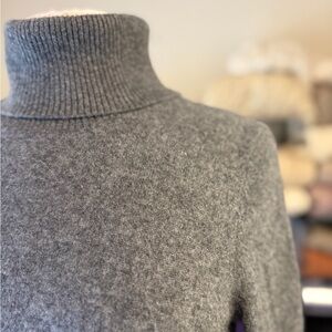 Warm and Fuzzy Cashmere Barrow & Grove Women’s S Gray Turtleneck